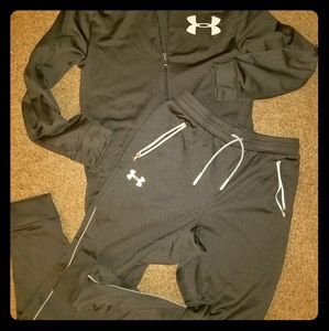 Under Armour - Boys Youth Large track suit